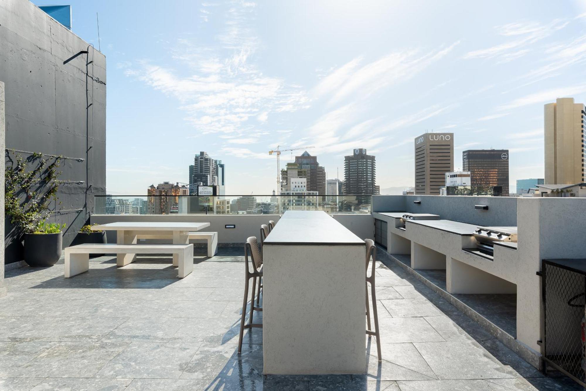 The Tokyo Aparthotel By Totalstay Kapstadt Exterior foto